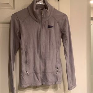 Patagonia light weight warm full zip up grey sweatshirt. Excellent condition